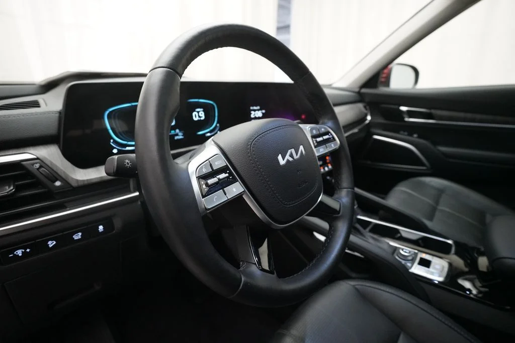 Used 2024 Red Kia EX image 7
