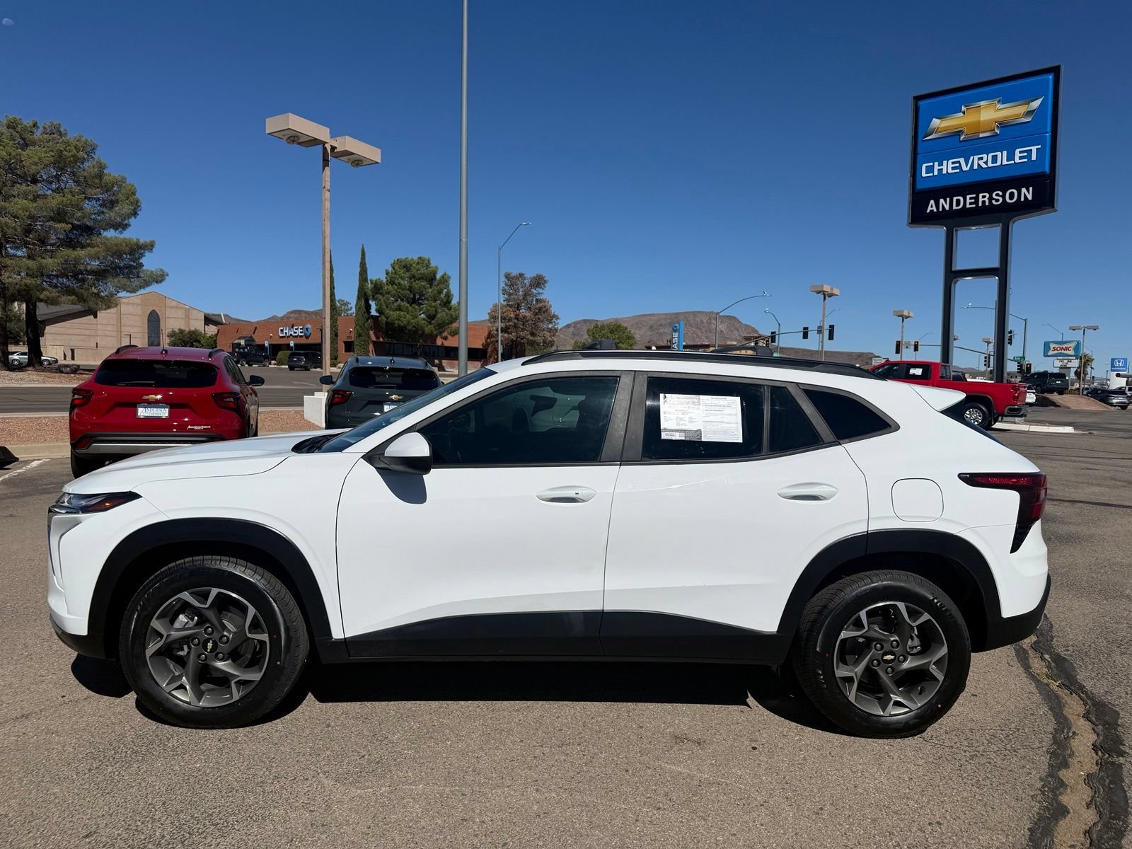 2024 Chevrolet Trax LT - Photo 35