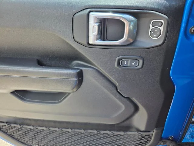 Certified Used 2020 Blue Jeep Mojave image 20