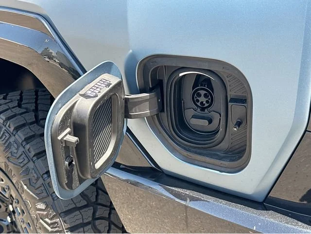 2024 GMC HUMMER EV 3X - Photo 36