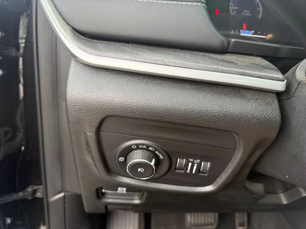 Used 2022 Gray Jeep Limited image 17