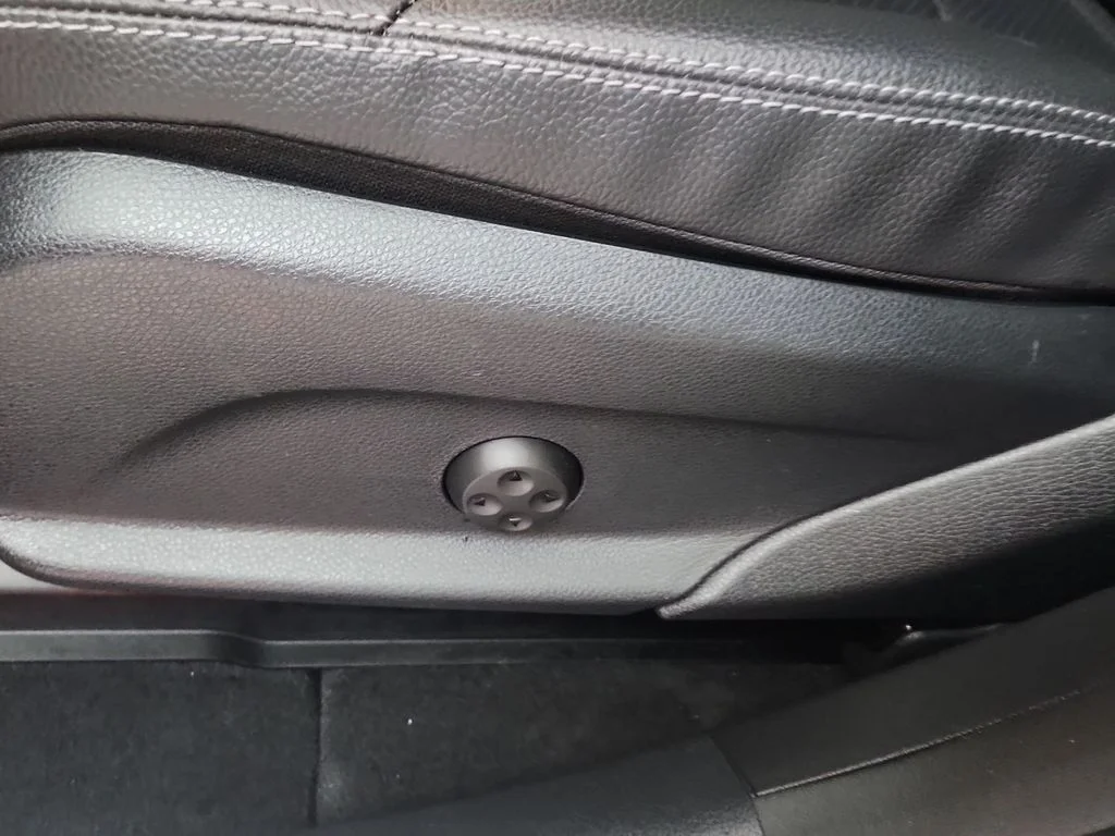 Used 2022 Black Mercedes-Benz GLC 300 image 16
