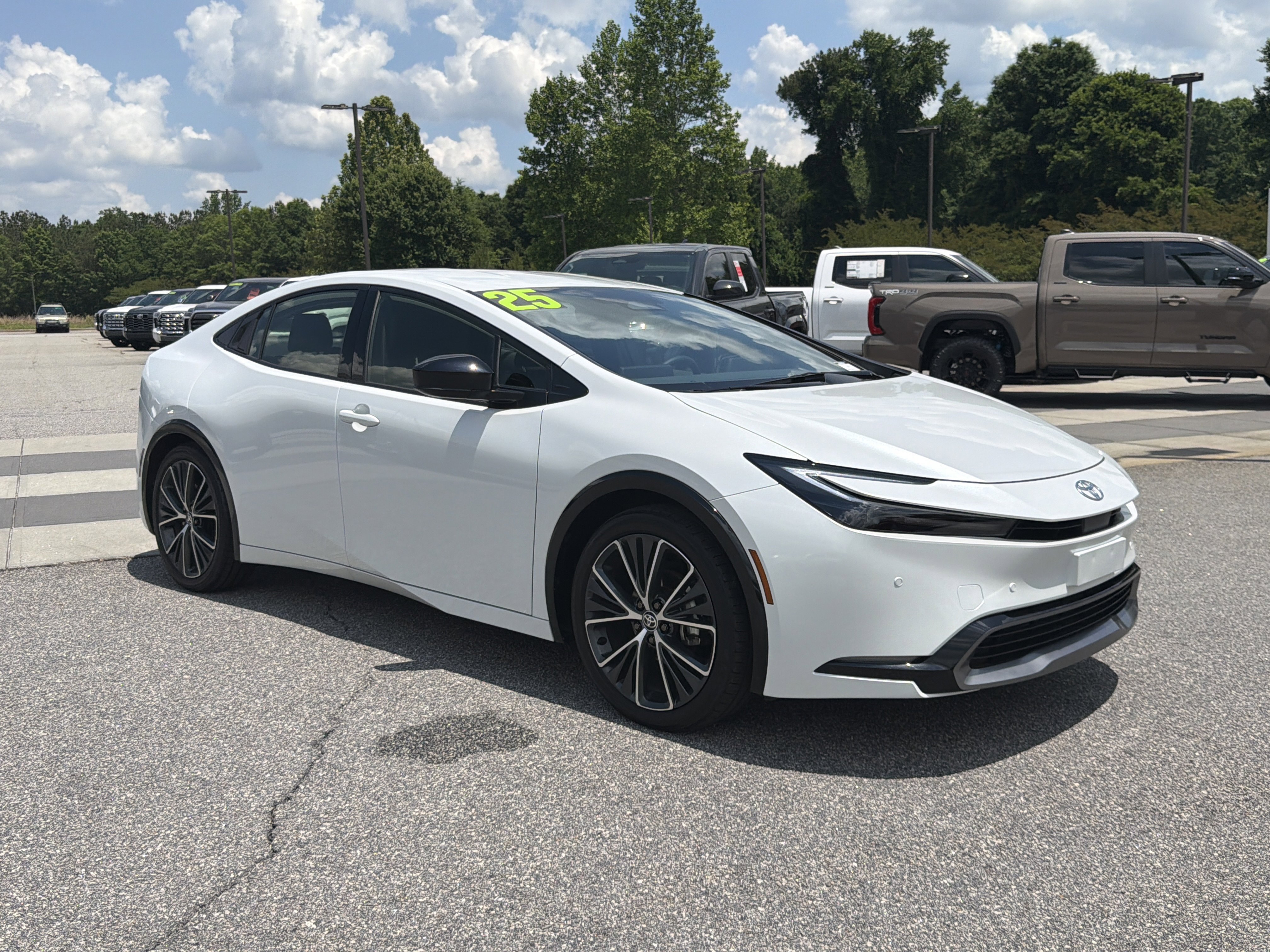 2025 Toyota Prius XLE FWD's photo