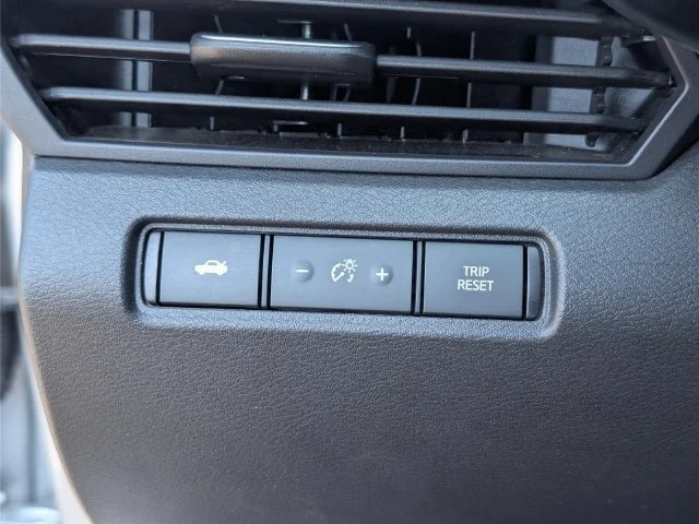 Used 2024 Silver Nissan 2.5 SV image 22