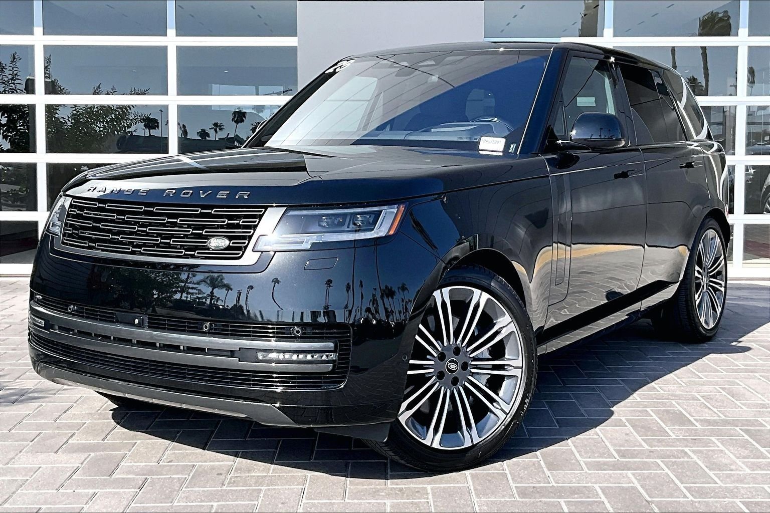 Used 2023 Black Land Rover SE image 1