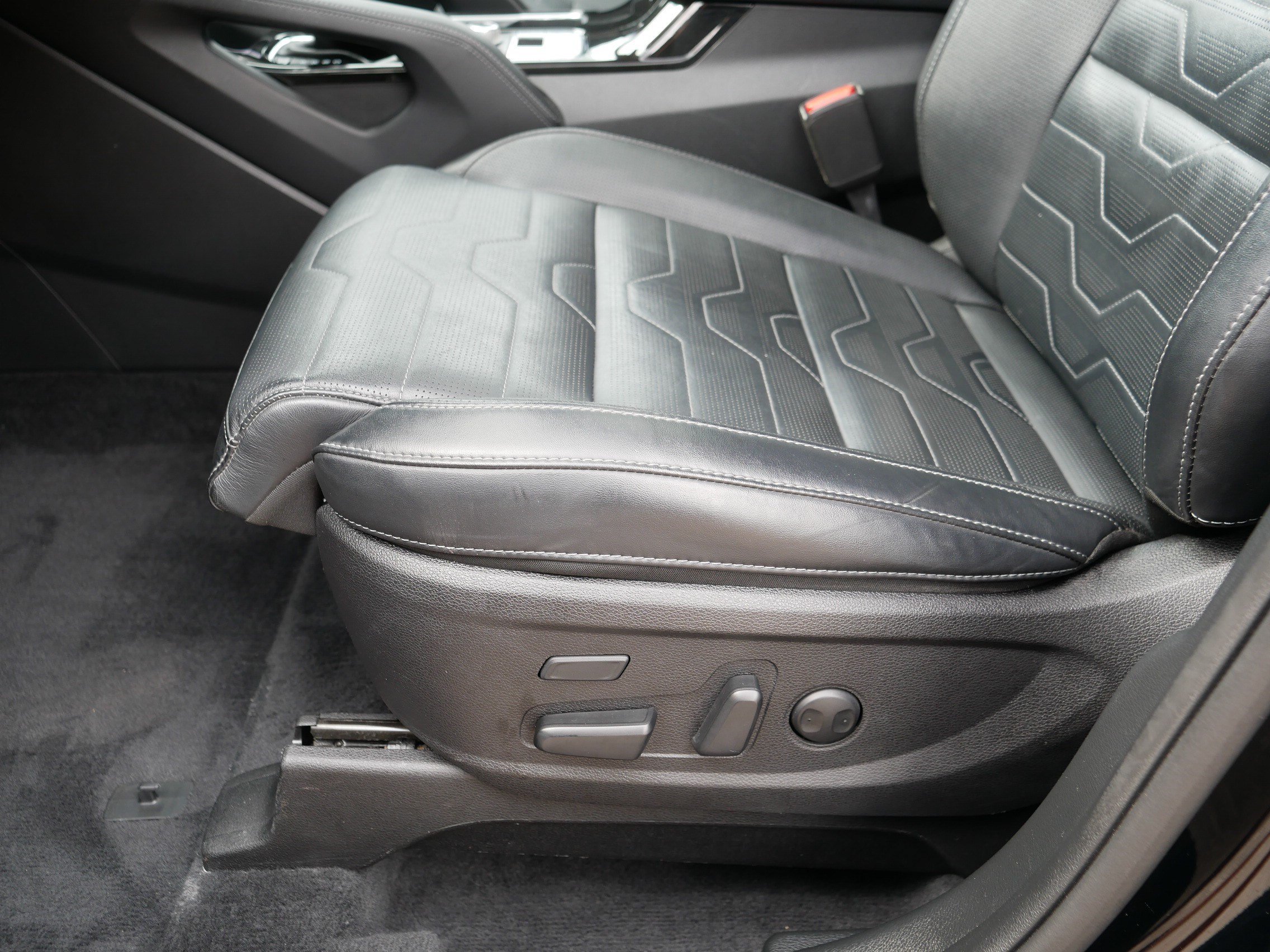 Certified Used 2022 Ebony Black Kia SX image 20
