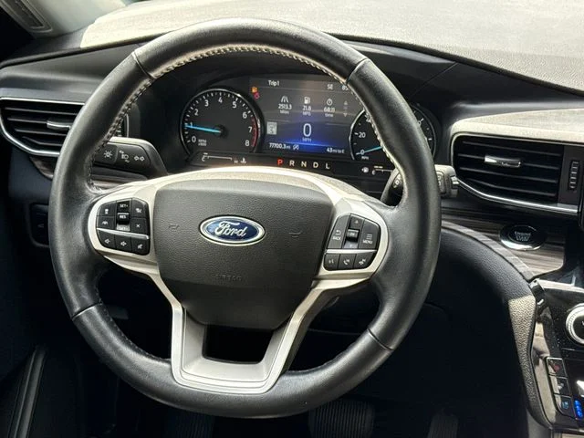 Used 2023 White Ford Limited image 15