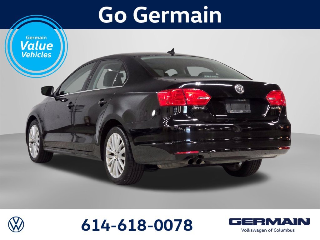 Used 2013 Black Volkswagen SEL image 9