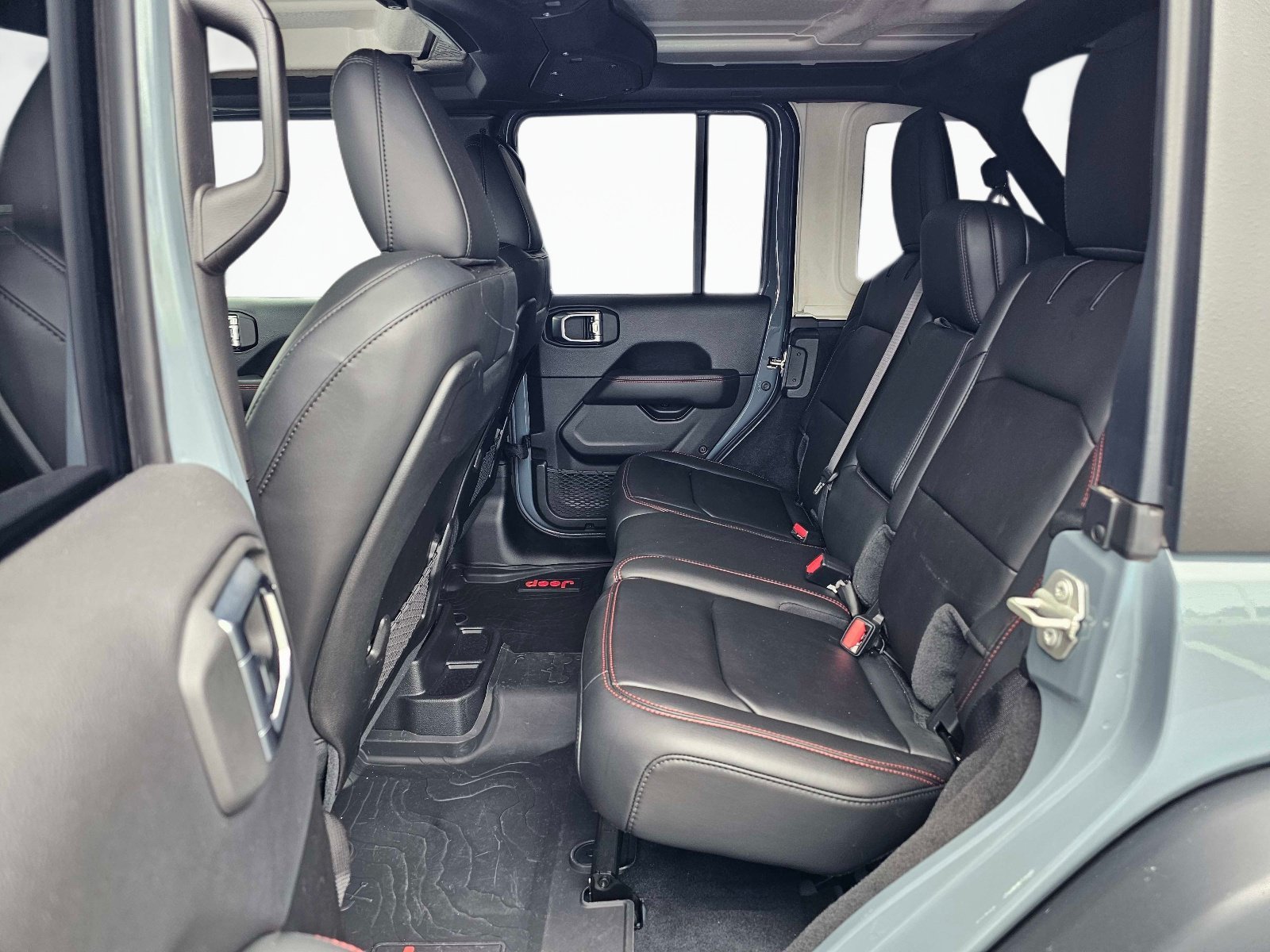 Used 2024 Anvil Clear Coat Jeep Rubicon image 32