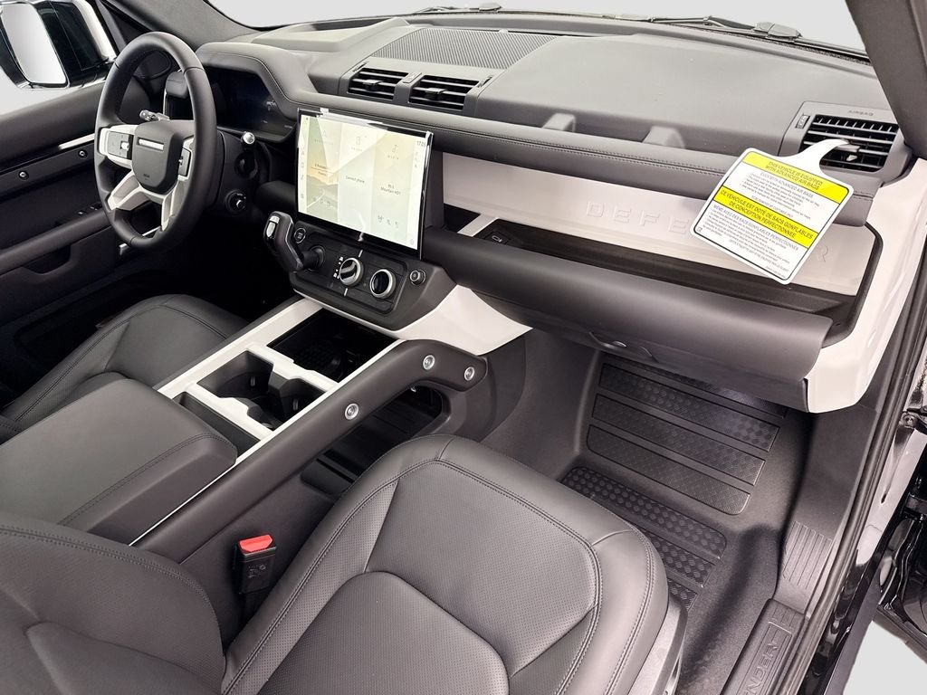New 2026 Santorini Black Land Rover X-Dynamic SE image 16