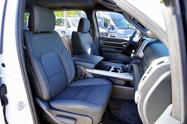 New 2026 Bright White Clear-Coat Exterior Paint RAM Big Horn Night Edition image 18