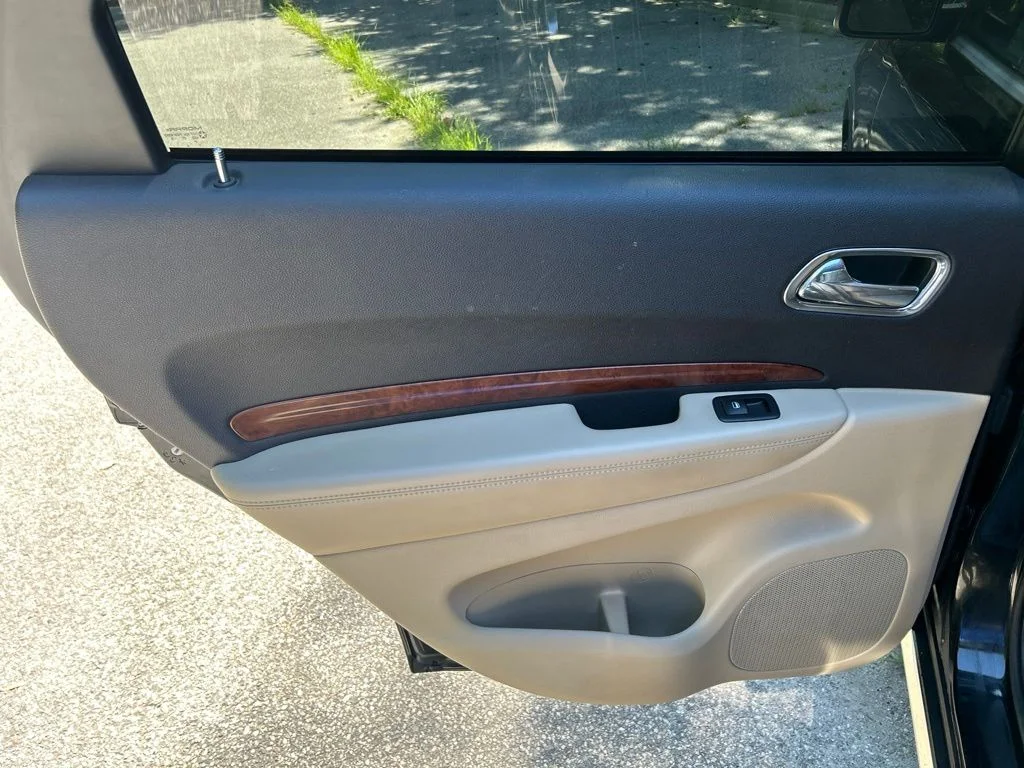 Used 2015 Black Dodge Limited image 26