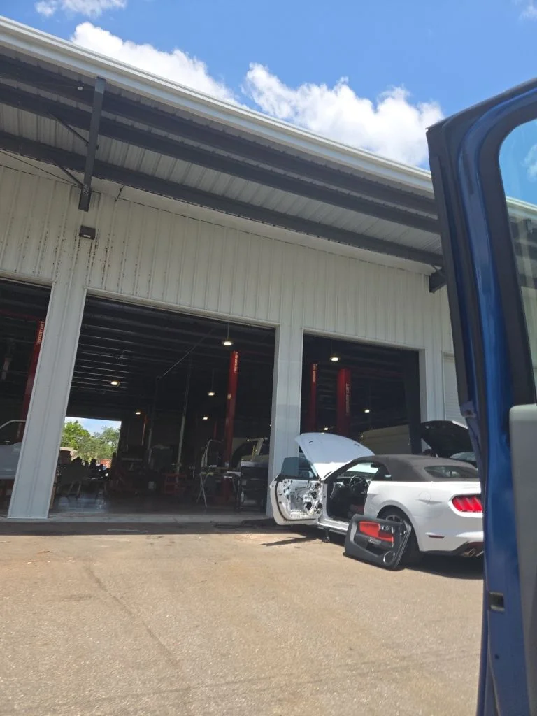 Used 2018 Blue Ford XL image 16