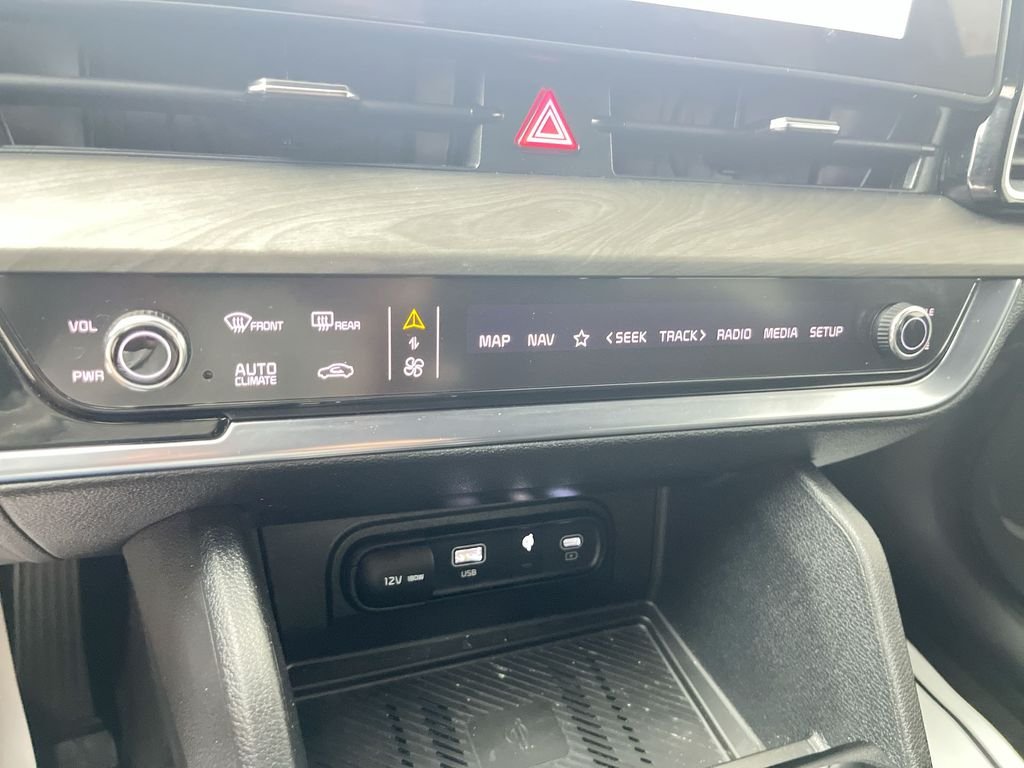 Used 2025 Green Kia X-Line image 19