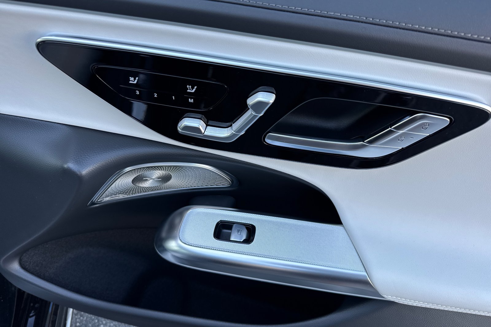 New 2026 Obsidian Black Metallic Mercedes-Benz E 350 image 34
