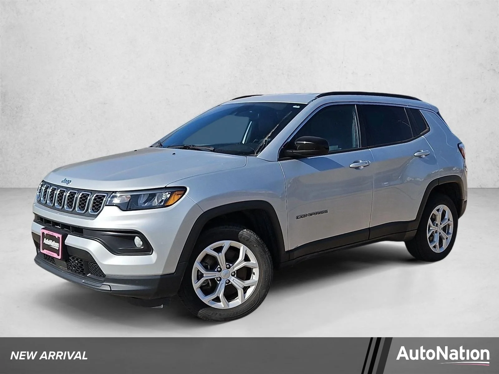 Used 2024 Silver Zynith Metallic Clearcoat Jeep Latitude image 1