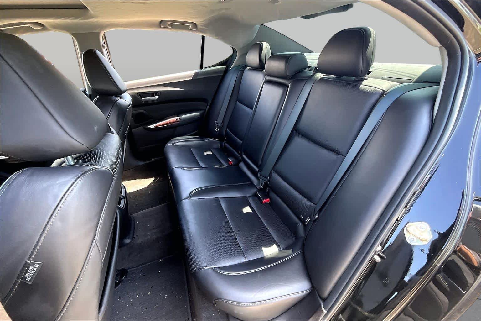 Used 2015 Crystal Black Pearl Acura V6 Tech image 18