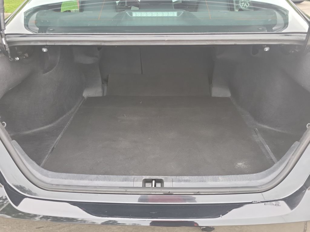 Used 2025  Toyota LE image 28