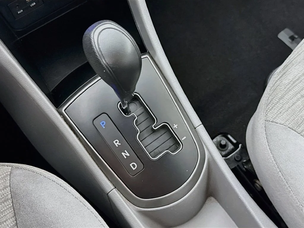 Used 2016 White Hyundai SE image 18