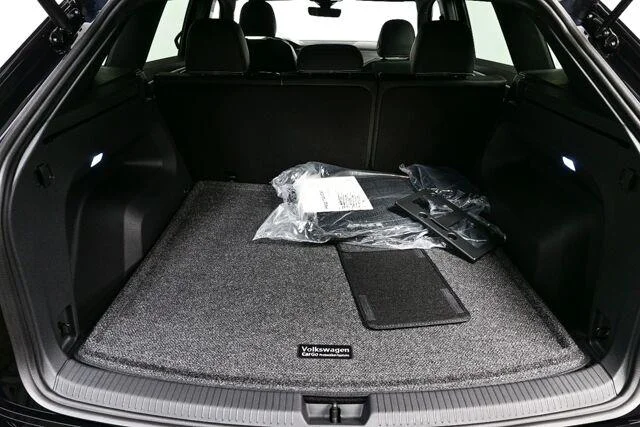 New 2026 Deep Black Pearl Volkswagen 2.0T SE image 28