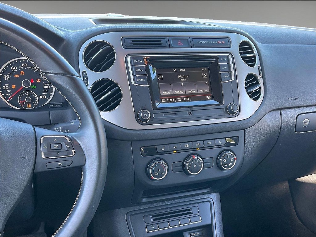 Used 2016 Pepper / Gray Volkswagen S image 17