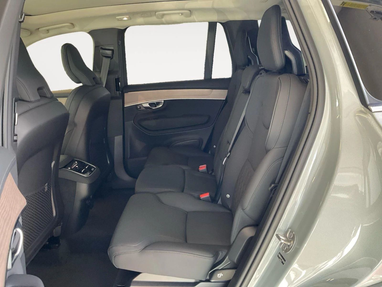 2026 Volvo XC90 Plus - Photo 13