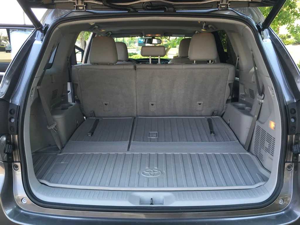 Used 2016 Gray Toyota XLE V6 image 30