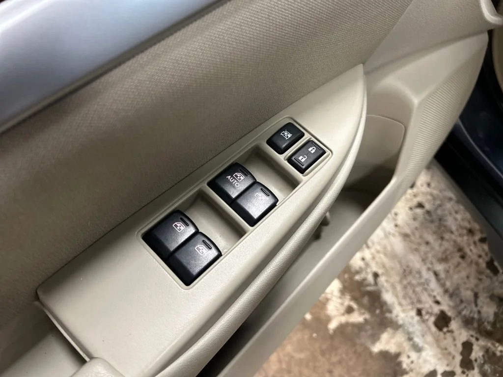 Used 2014 Blue Subaru 2.5i Premium image 15