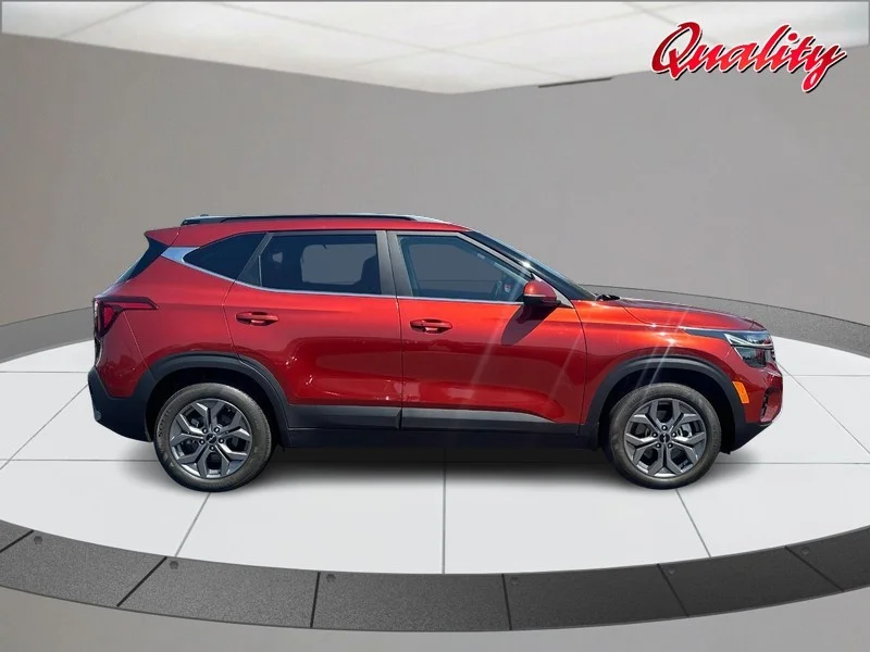 2024 Kia Seltos S - Photo 2