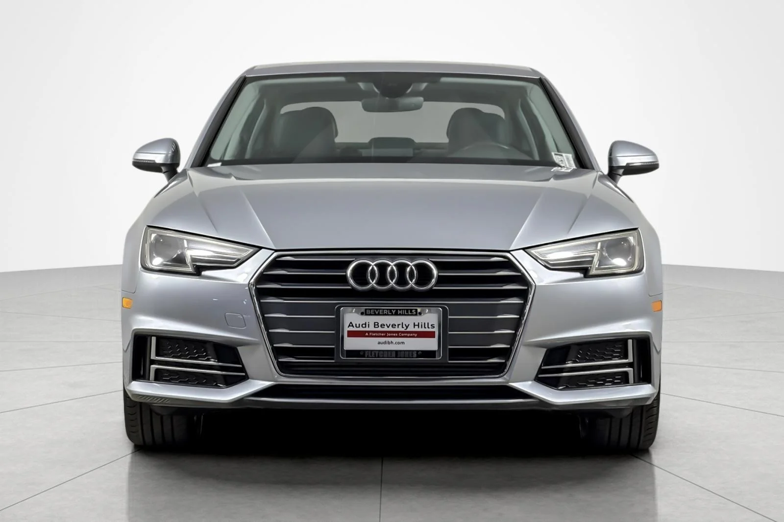 Used 2018 Florett Silver Metallic Audi 2.0 TFSI ultra Premium S Tronic FWD image 8