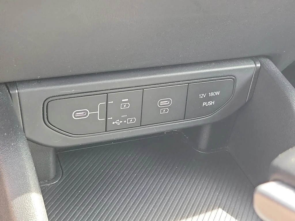 2025 Kia K4 LXS - Photo 31