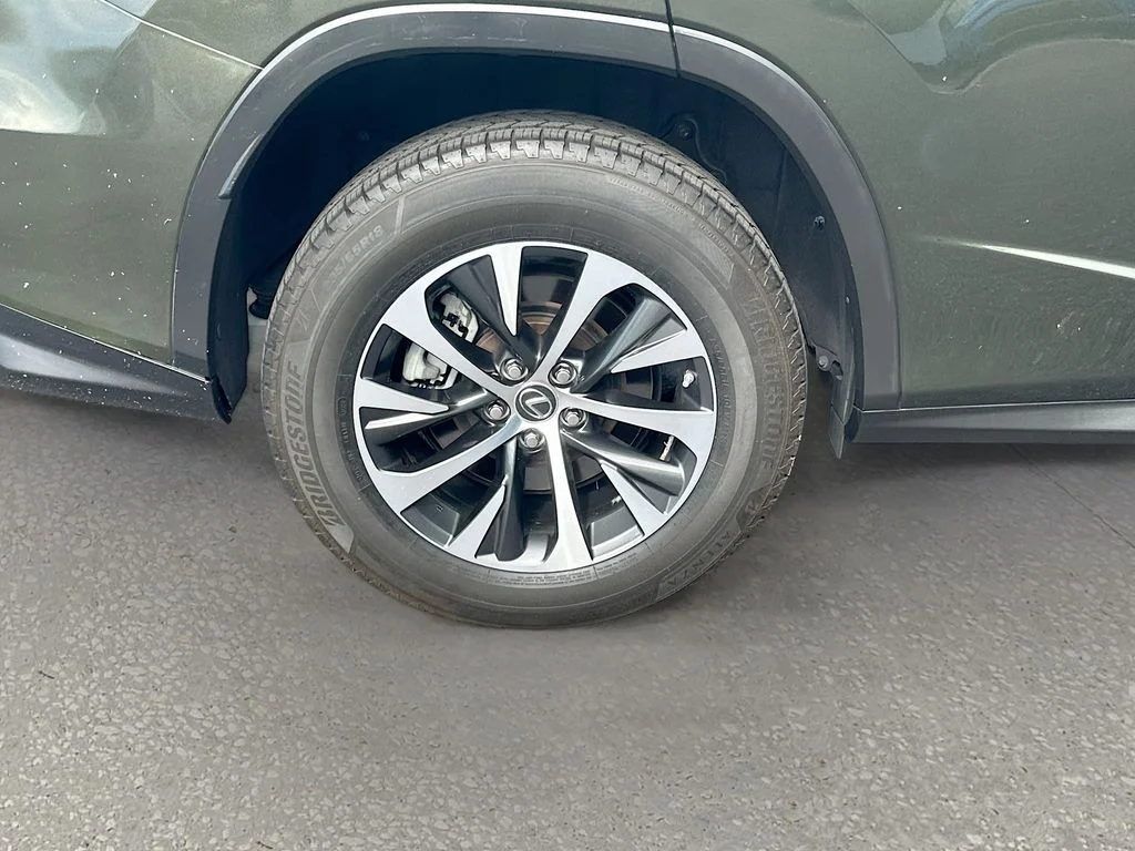 Used 2021 Green Lexus 350 image 28