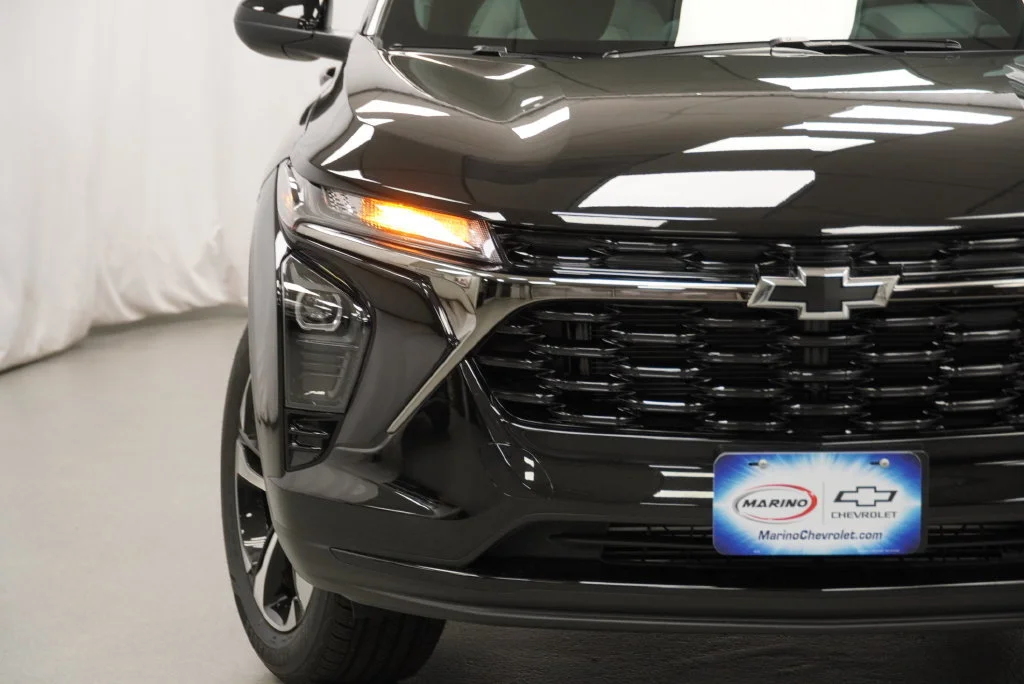 New 2026 Mosaic Black Metallic Chevrolet 1RS image 10