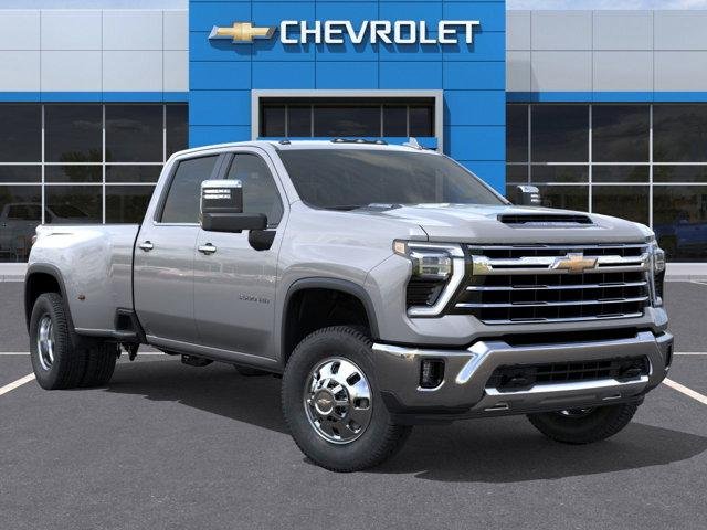 2026 Chevrolet Silverado 3500 HD LTZ - Photo 7