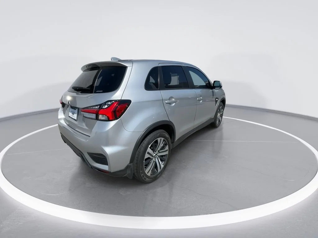 Used 2024 Silver Mitsubishi 2.0 ES image 8