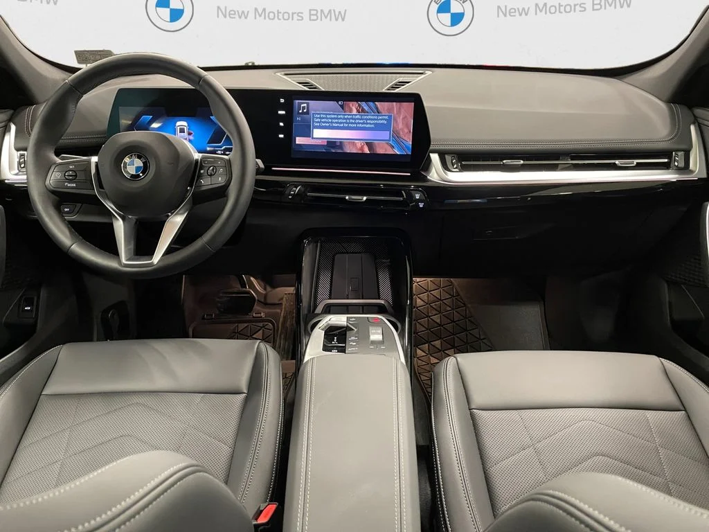 Used 2026 Silver Metallic BMW xDrive28i image 10
