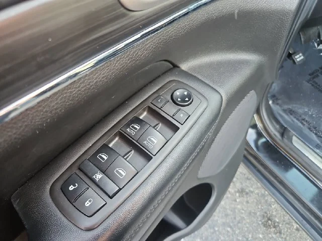 Used 2021 Black Jeep Limited image 11