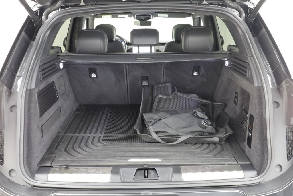 Used 2023 Gray Land Rover Autobiography image 19