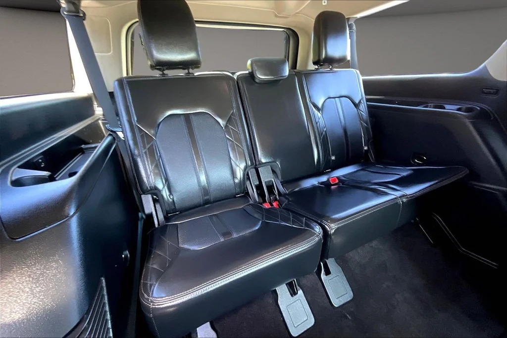 Used 2020 Black Ford Platinum image 28