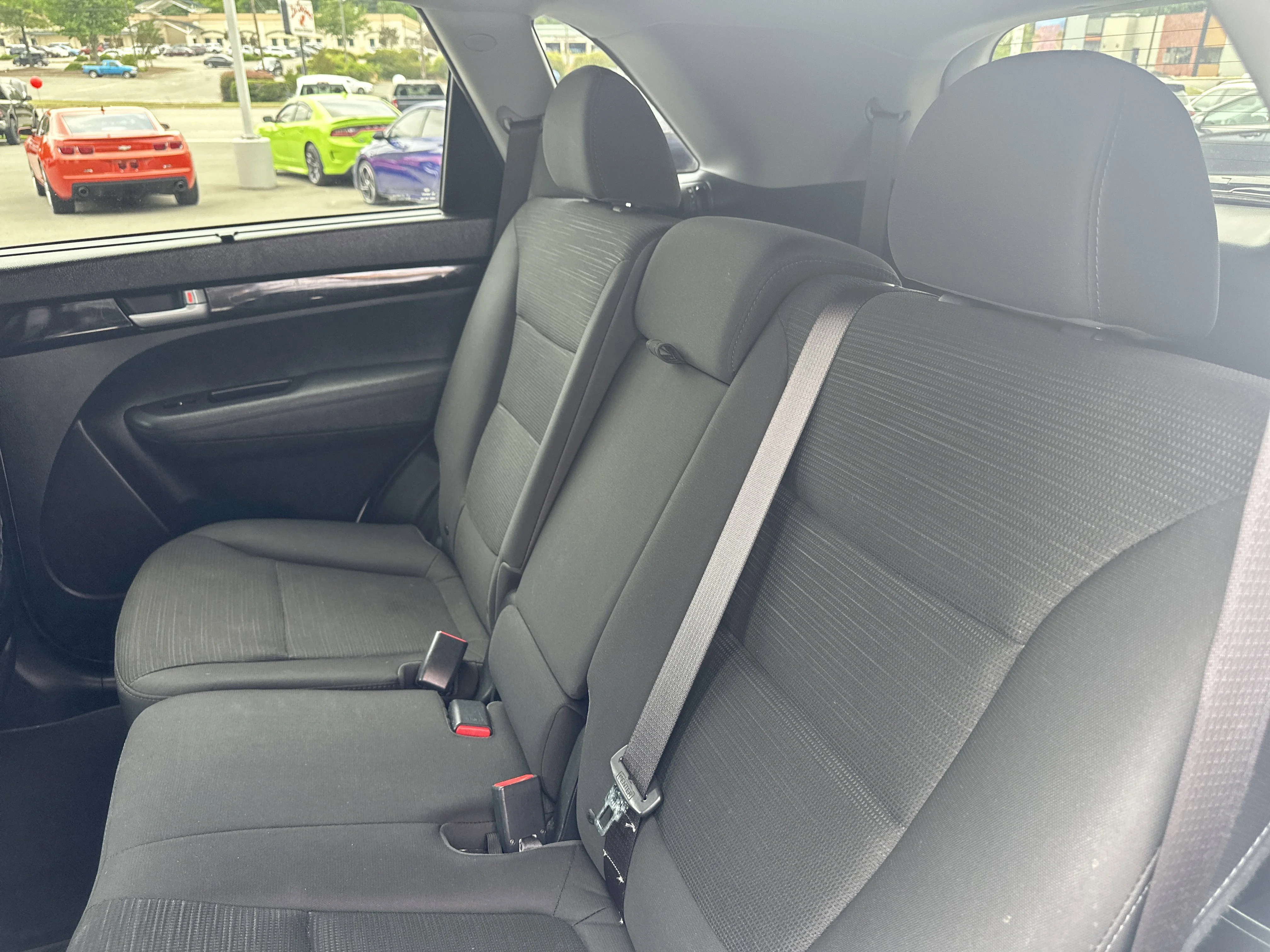 Used 2015 Snow White Pearl Kia LX image 21