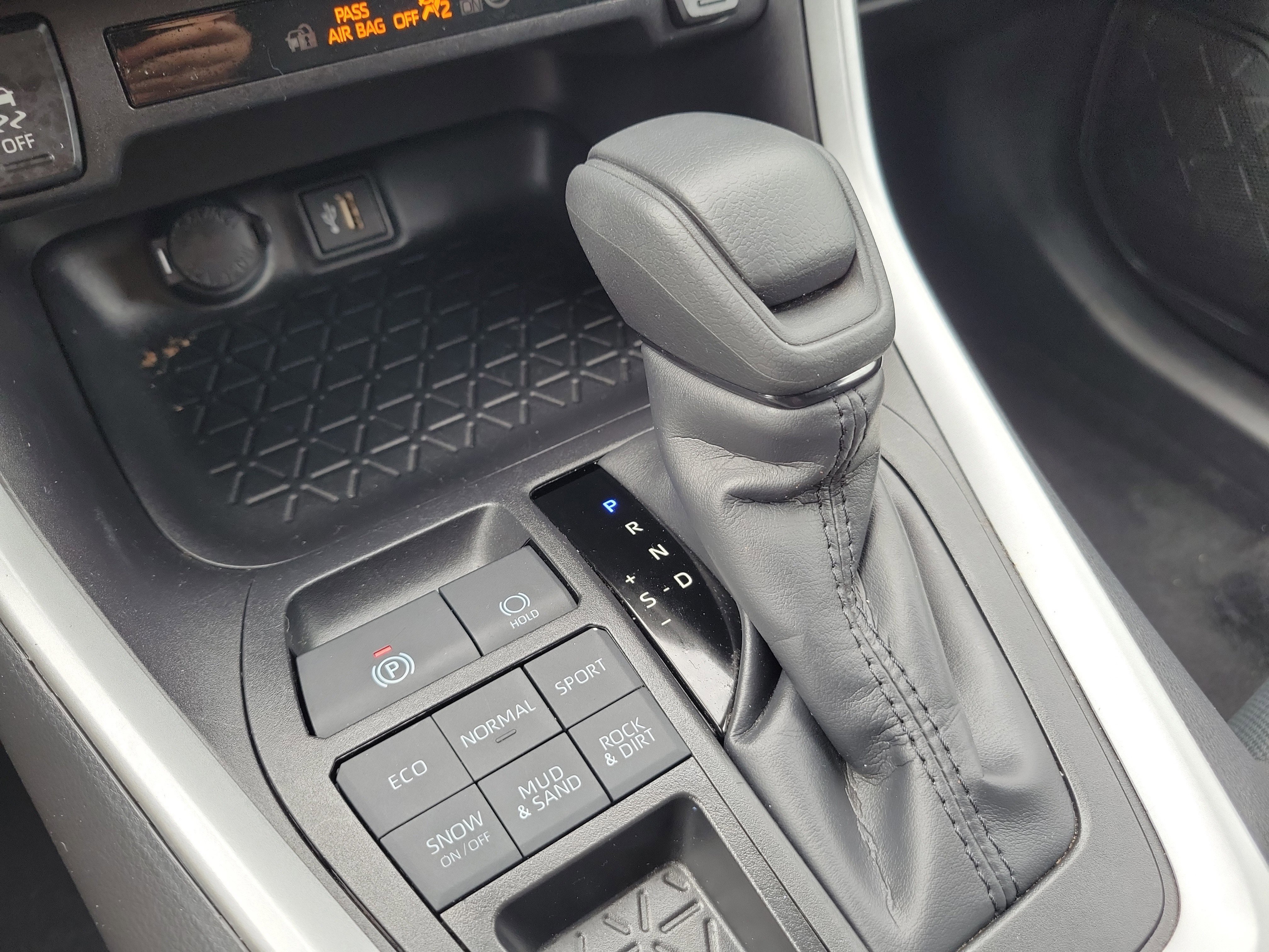 Used 2025 Magnetic Gray Metallic Toyota XLE image 31