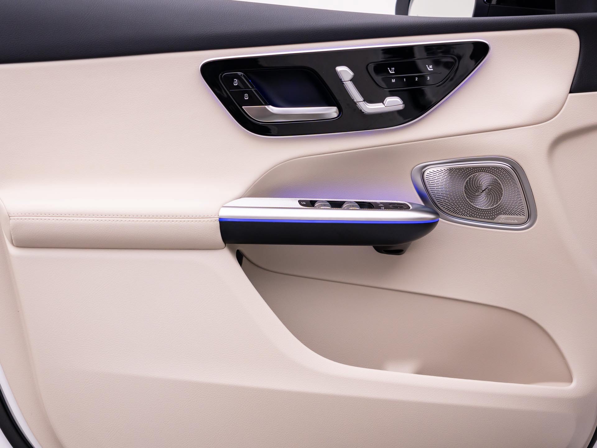 New 2027 White Mercedes-Benz GLC 300 Coupe image 14
