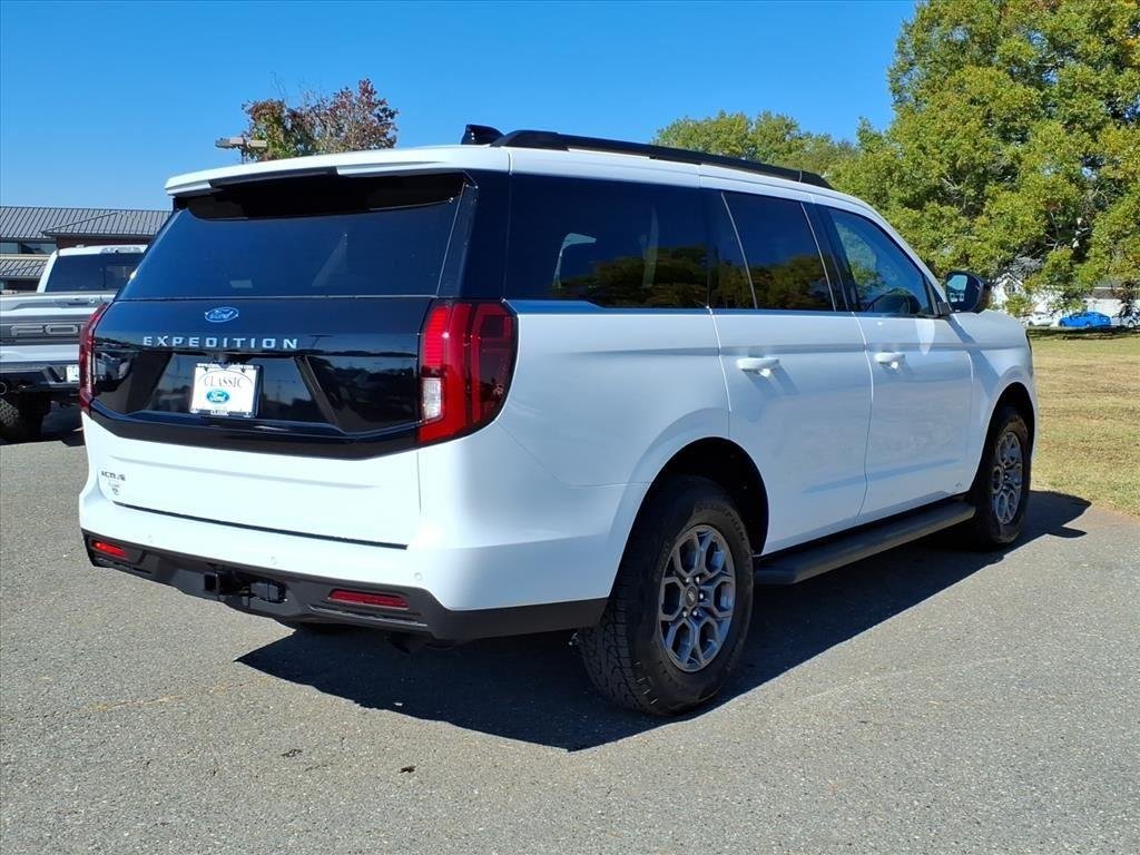 New 2025 Oxford White Ford Active image 19