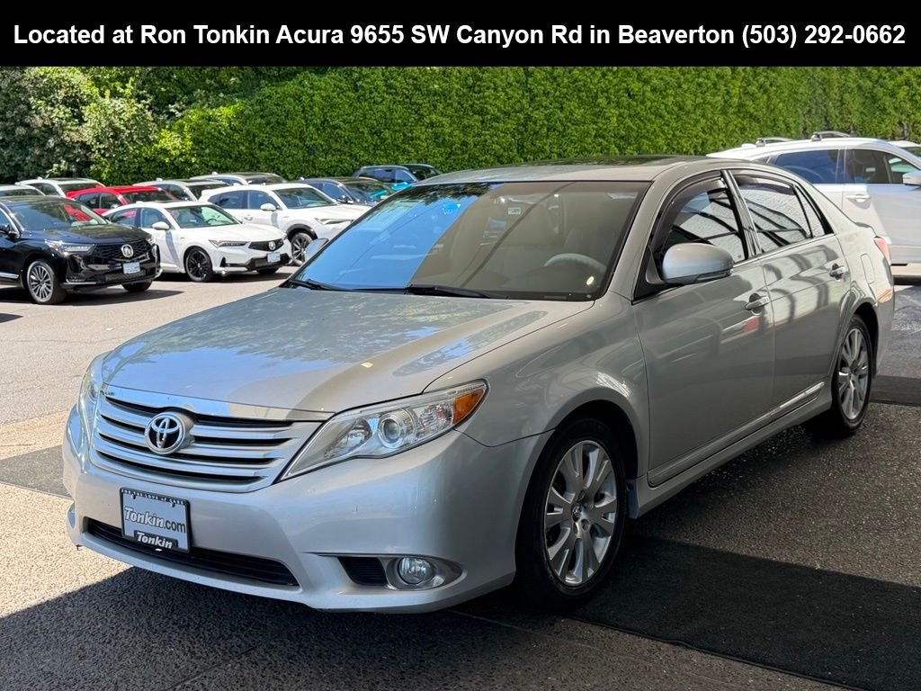 Used 2011 Classic Silver Metallic Toyota Base image 4