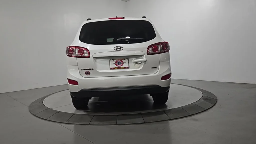 Used 2012 White Hyundai GLS image 9
