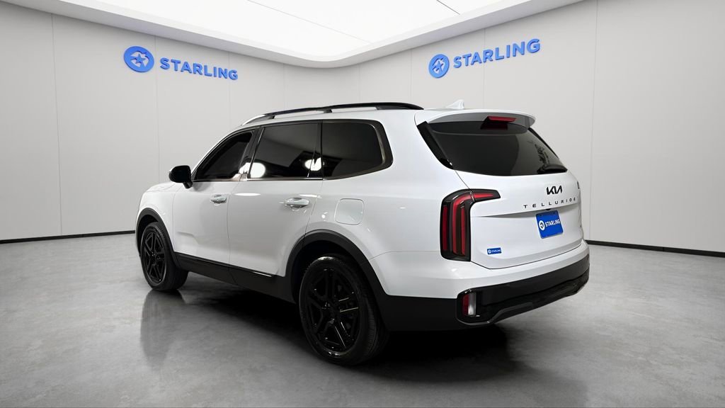 Used 2025 White Kia EX X-Line image 5