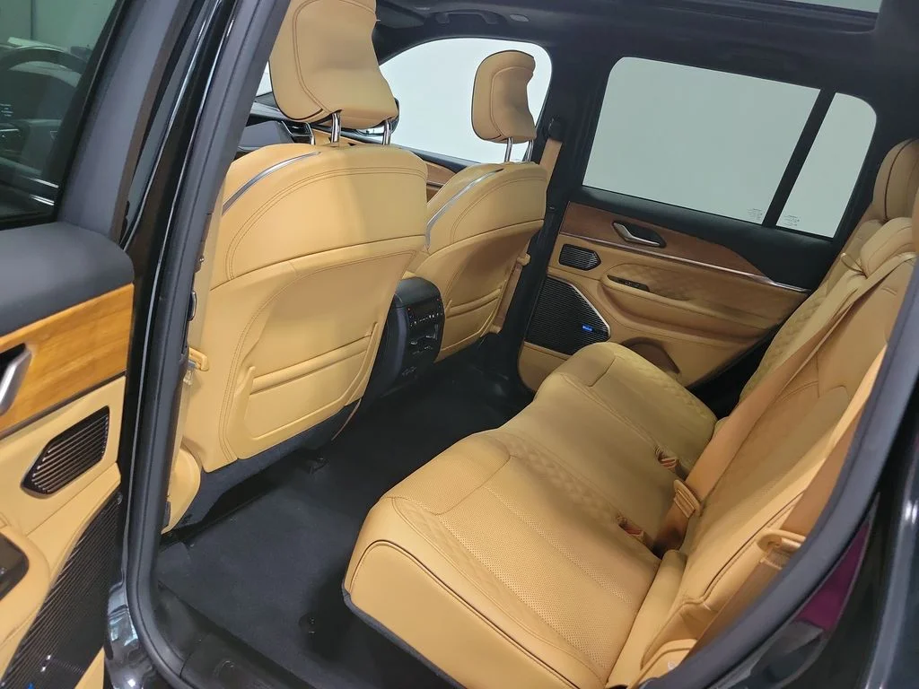 Used 2022 Black Jeep Summit image 29