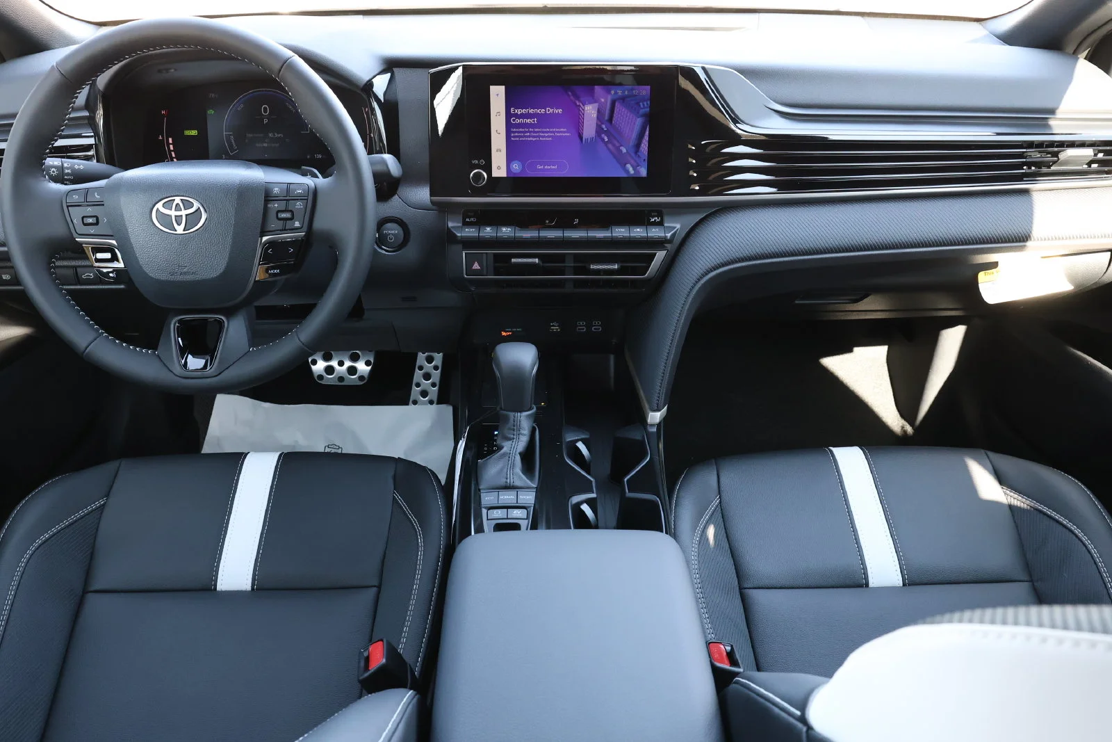 New 2026 Ice Cap Toyota SE image 2