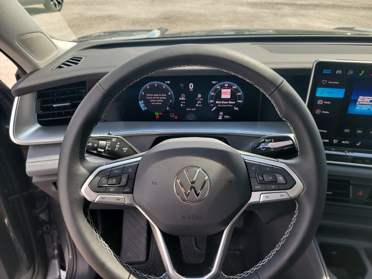 New 2026 Platinum Gray Metallic Volkswagen SE image 26