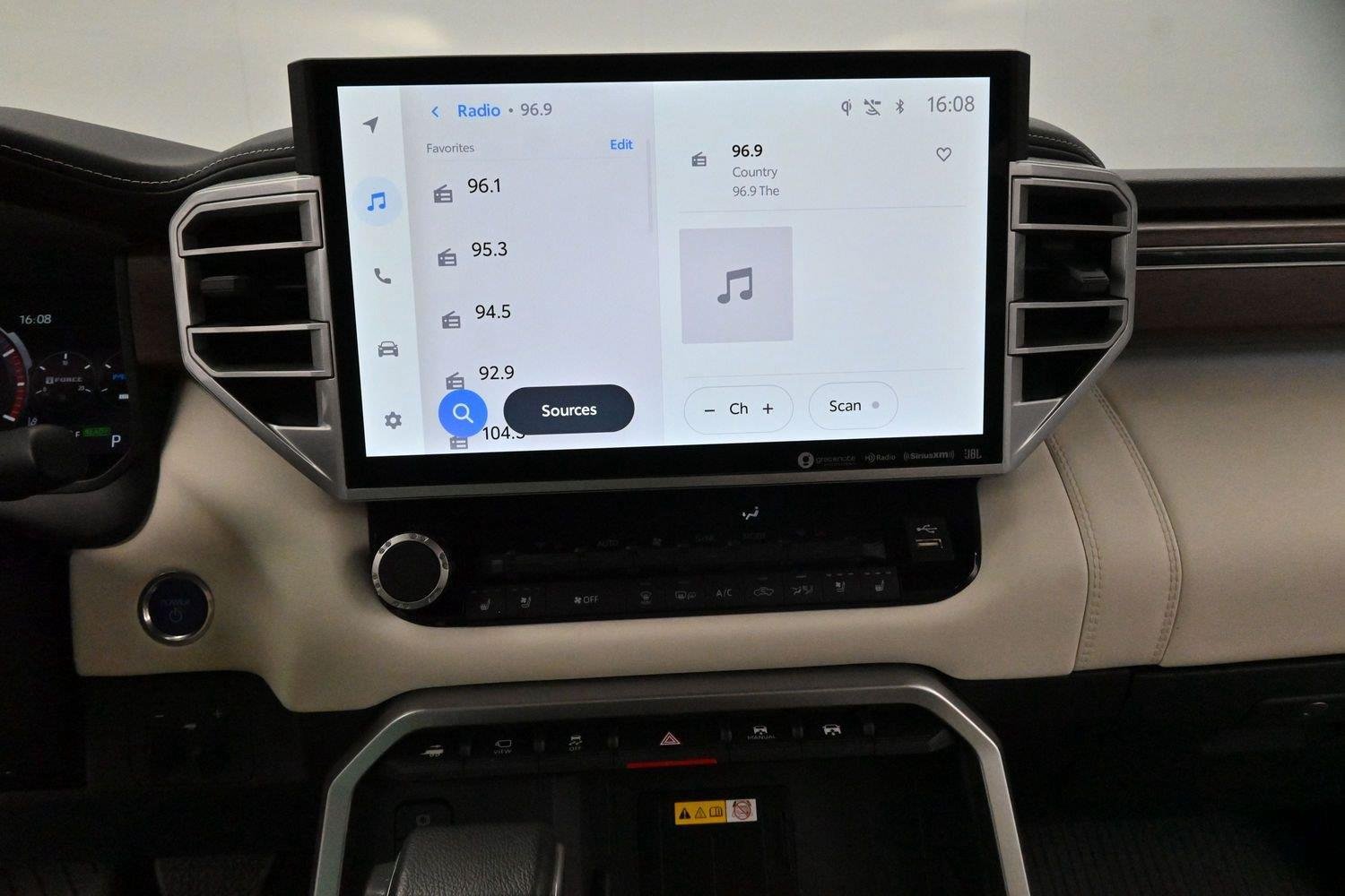Used 2023 White Toyota Capstone Hybrid image 24